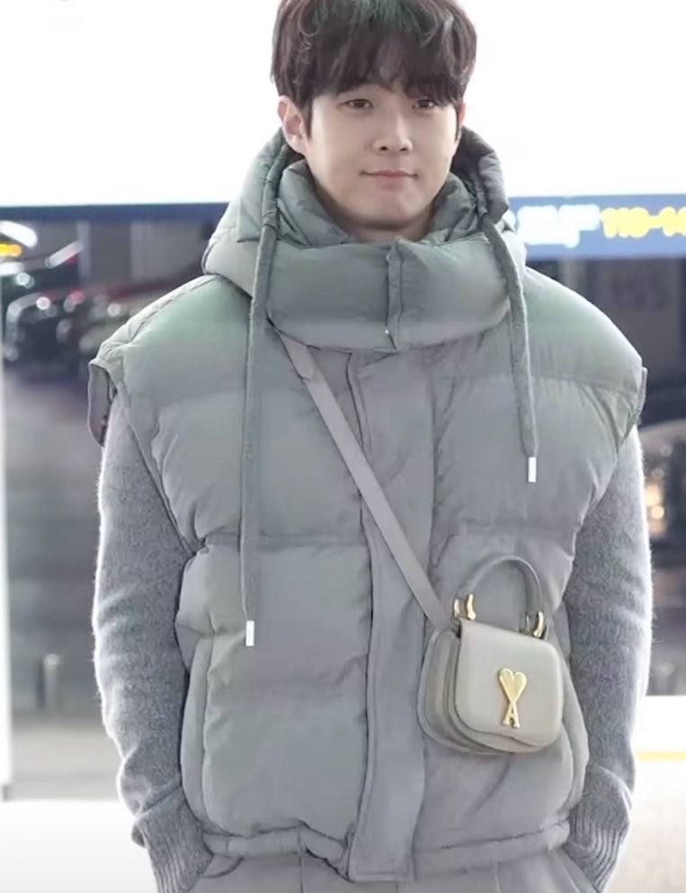Choi Woo-shik's AMI Bag and Padded Vest: Airport Fashion Items for a Stylish Look