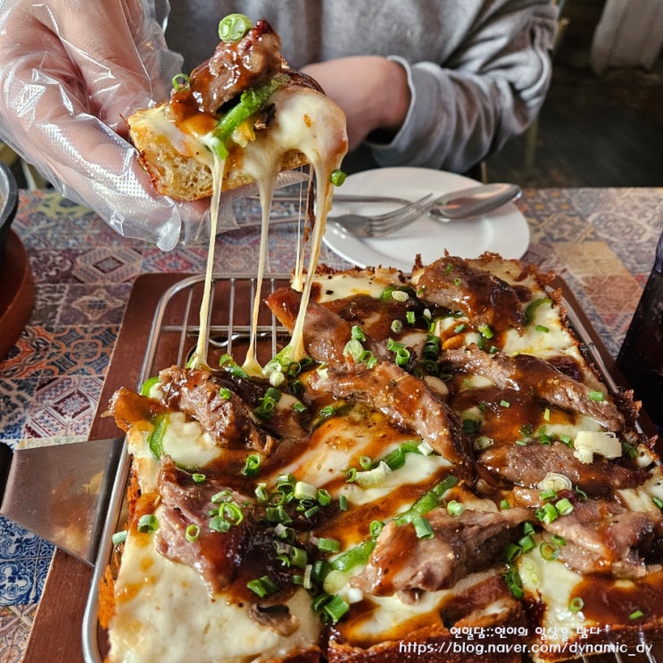 [압구정로데오맛집] 현지보다 맛있는 디트로이트 피자맛집:: "피자덕후 피자힙"