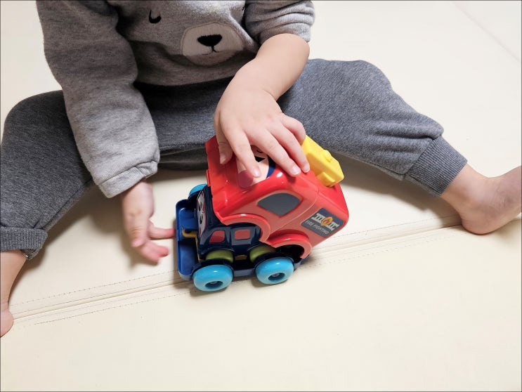 자동차 놀이 좋아하는 아기 장난감 추천 아이큐토이 3단 콤비카