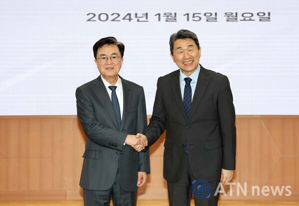 이주호 부총리 만난 김태흠 충남지사, <b>글로컬</b><b>대학</b> 적극 <b>지원</b> 촉구