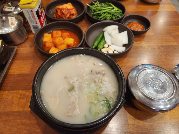  부산 돼지국밥 맛집, 해운대 국봉수백진국 24시 식당