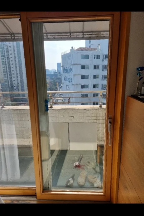  강동구 고덕동 유리깨짐 창호샷시수리 교체시공 견적비용 저렴한 업체 후기리뷰 알려주세요.