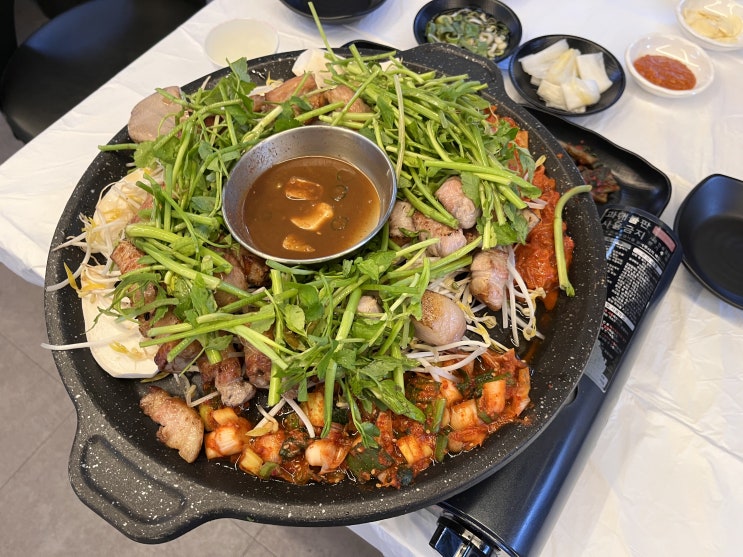  시흥 목감동맛집 '직접구워 주는 미나리 삼겹살' 푸짐하게 즐기기