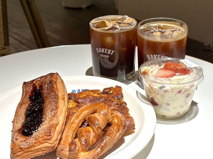  강남역 카페 | 빵순이가 인정한 베이커리 브런치 카페 베이커스트 브라운