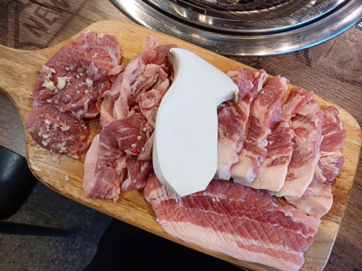 대구 방촌동 맛집 '정은숙의 요즘뒷고기' :: 풍성한 밑반찬과 고소한 뒷고기 대구 방촌동 맛집 '정은숙의 요즘뒷고기' :: 풍성한 밑반찬과 고소한 뒷고기