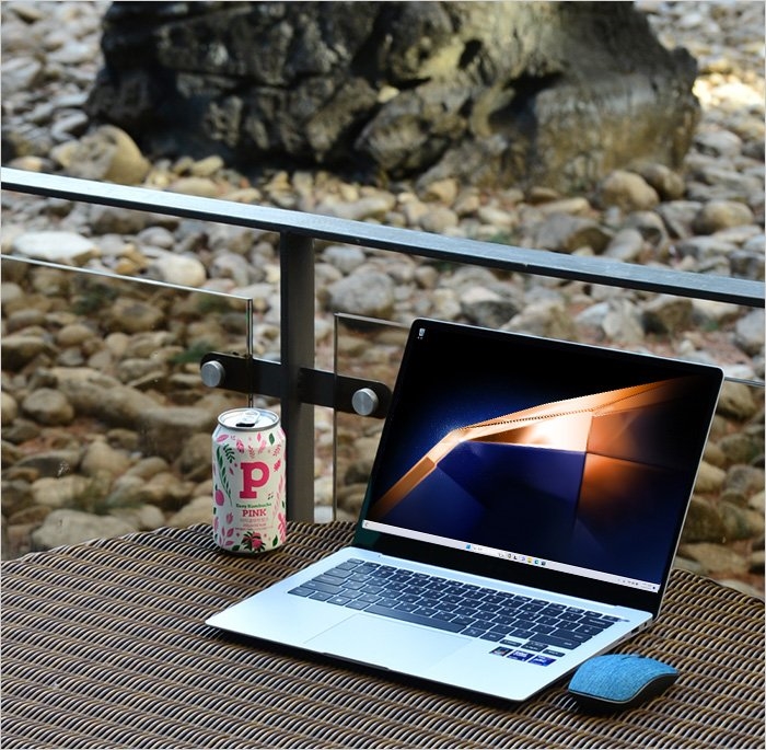 슬림한 노트북, 삼성 갤럭시북4 프로 NT940XGQ-A51A