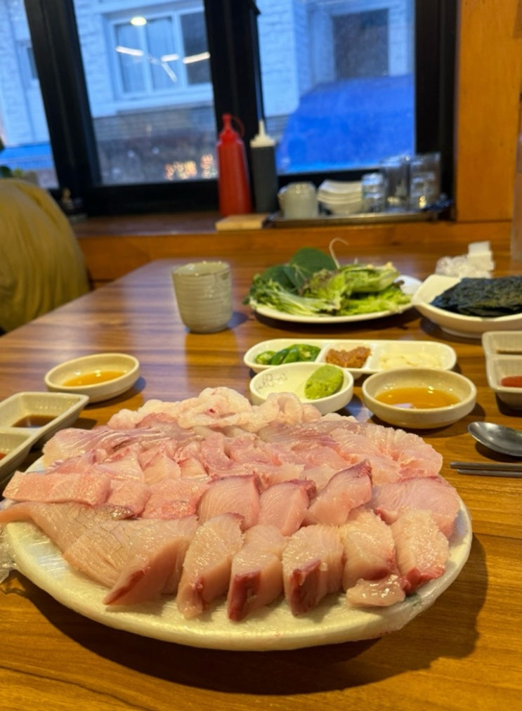  [왕포수산] 연희동횟집 가성비맛집 내돈내산후기 (feat. 김사원세끼 오늘의특선 예약)