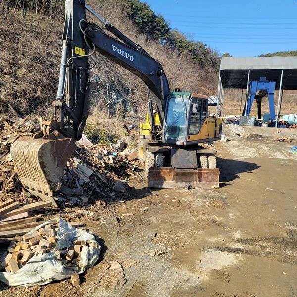 볼보 EW200B 2005년식 4200만원 판매합니다. 볼보 EW200B 2005년식 4200만원 판매합니다.
