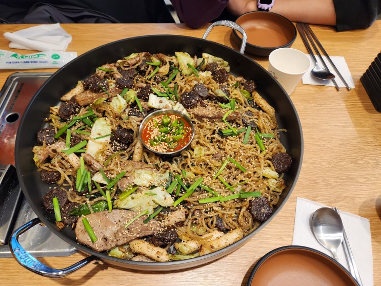  천호역맛집 신림동 순대볶음 칠구네백순대순대국 천호점