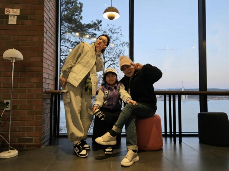  여주카페 물멍하기 좋은 예스키즈존 리브테이블