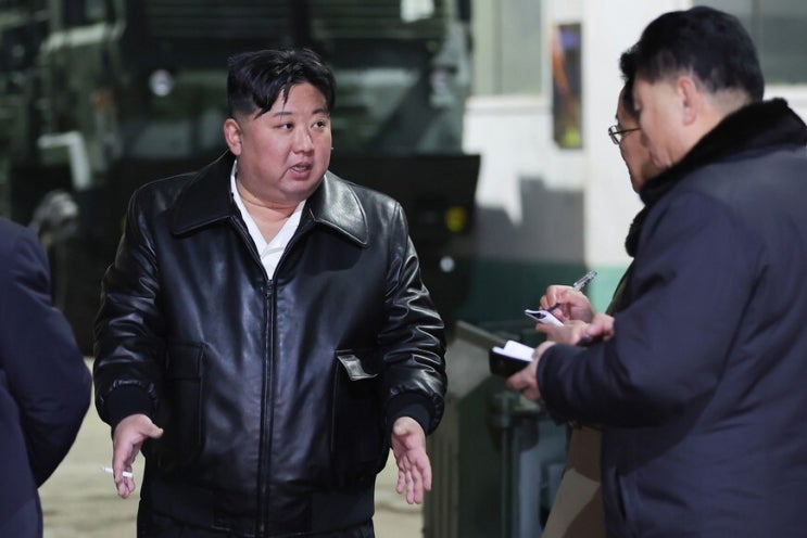 미 전문가 "<b>김정은</b> 한반도 전쟁 결심한 듯... 1950년 6월 이래 가장 위....