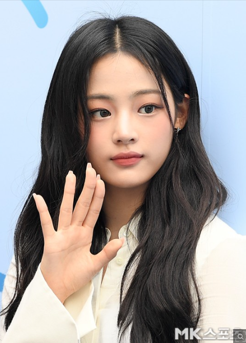 NewJeans Minji's Kalguksu Controversy: An Apology Reflecting on Immature Behavior