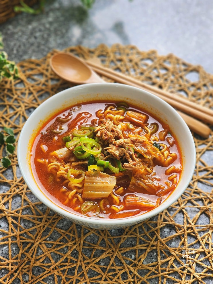  참치김치라면 끓이기 얼큰한 백종원 해장라면 맛있게 끓이는법