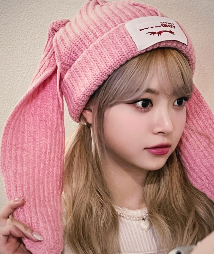 연예인 토끼모자 르세라핌 홍은채가 착용한 찰스 제프리 러버보이 비니 연예인 토끼모자 르세라핌 홍은채가 착용한 찰스 제프리 러버보이 비니