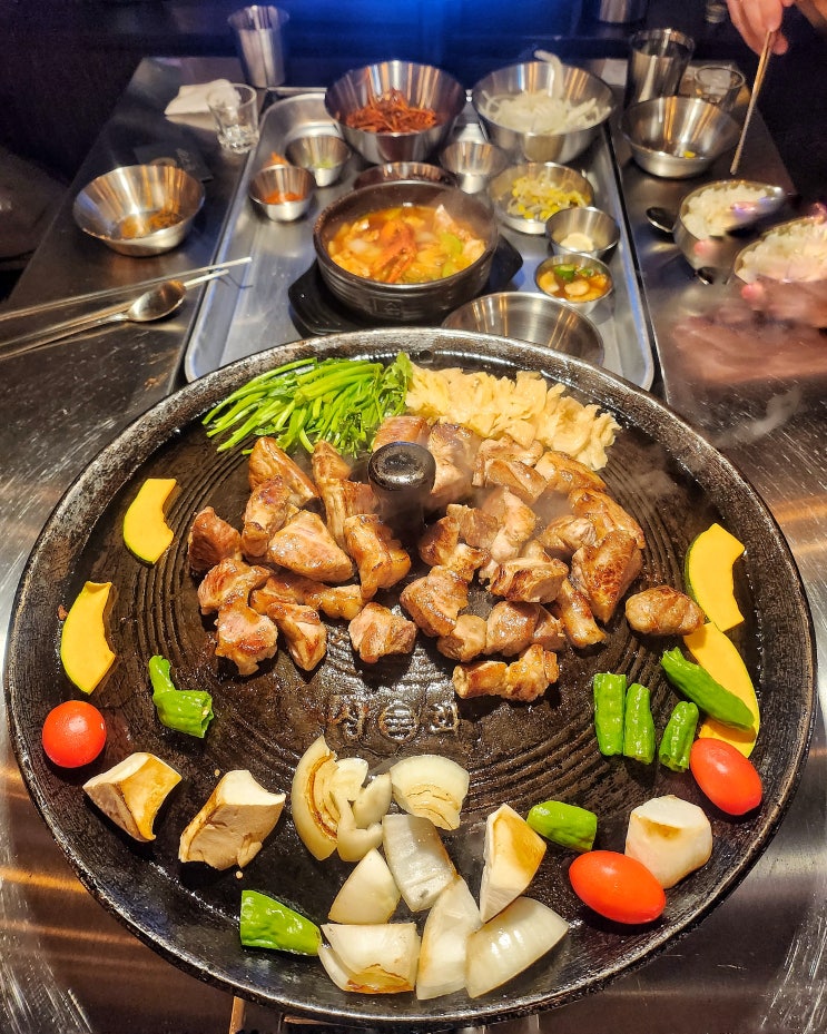  마곡 고기 맛집 돈구멍 단체 회식하기 좋은 발산 구워주는 삼겹살 고기집 룸술집