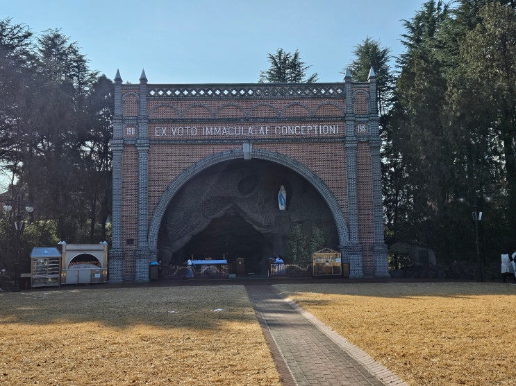 대구광역시 여행 (성모당, 성 김대건 기념관,성 김대건 안드레아 동상,샬트르 성바오로 수녀회 코미넷관 및 성당) 대구광역시 여행 (성모당, 성 김대건 기념관,성 김대건 안드레아 동상,샬트르 성바오로 수녀회 코미넷관 및 성당)
