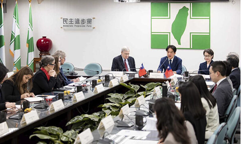왔다갔다 섬나라 '<b>나우루</b>' <b>대만</b>과 손절 경제 지원 中 국교 수립