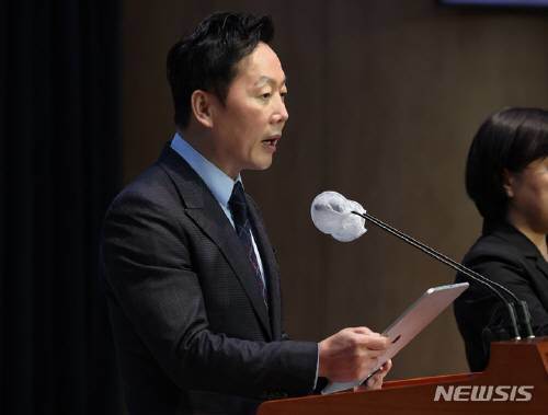 <b>정봉주</b> “<b>이재명</b>, 총선 불출마 할수도…원희룡, 허공에 주먹질”