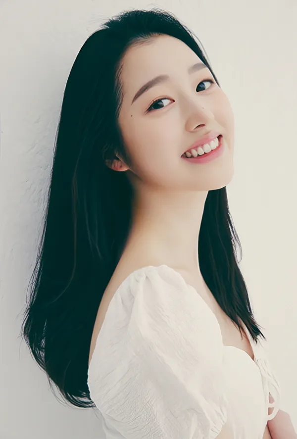 <b>장원영 친언니</b> 장다아 본명 배우 데뷔 예정 티빙 <b>피라미드</b>게... 