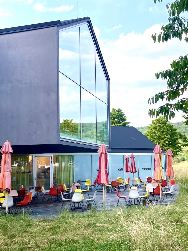  VITRA 비트라, 가구를 넘어서 아트로