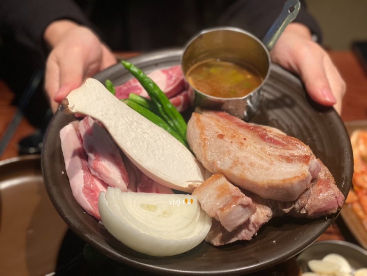  압구정로데오역 맛집 옹기집 압구정 삼겹살 초벌구이 회식장소