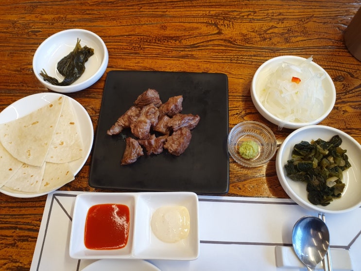  방배동 이수역 양갈비 맛집 양드림에서 양갈비와 양볶음밥