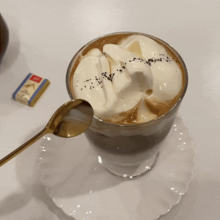 [카페] 프릳츠원두 사용하는 커피 맛집 홍대생일카페 소울버튼 SOULBUTTON