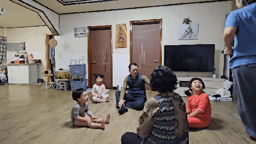  집콕놀이 수건 하나로 온 가족이 모여 놀았어요 with 수건돌리기