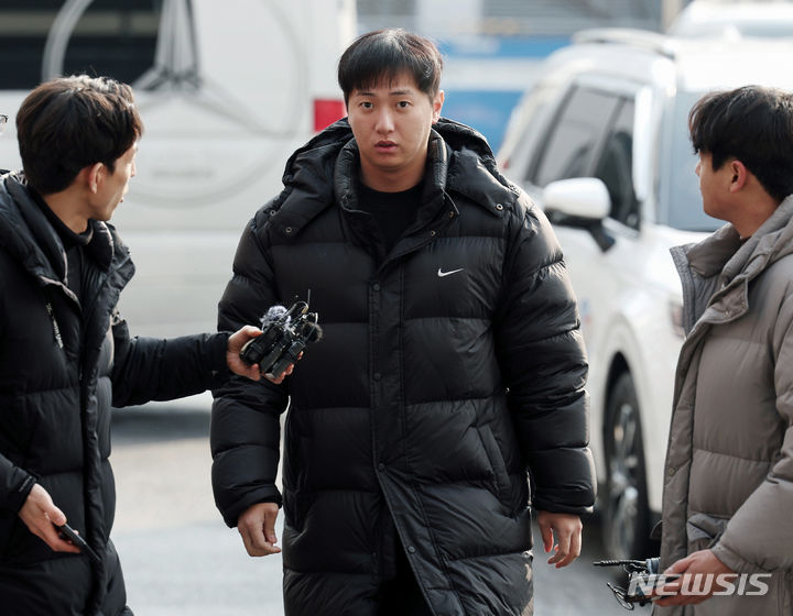 메이저리거 '<b>김하성</b> 공갈 <b>혐의</b>' 전직 야구선수 <b>임혜동</b>... 