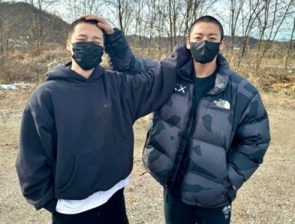 BTS <b>지민</b>, 최우수 <b>훈련병</b> 표창 "정국과 의지 많이 해"