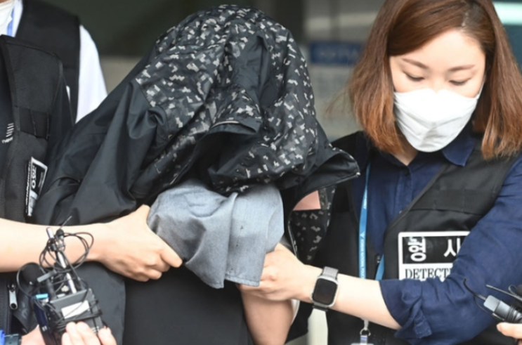검찰 '수원 냉장고 <b>영아살해</b>' 친모 <b>징역</b> 15년 구형, "인간성... 