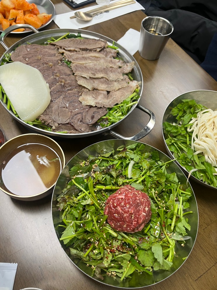  [성수맛집추천] 능동 육회비빔밥,미나리 수육전골맛집_능동미나리 성수직영점 웨이팅 시간,