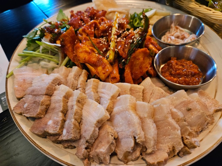 [가시 Food실록] 서울 압구정로데오역 맛집 막걸리 무한리필의 느린마을양조장