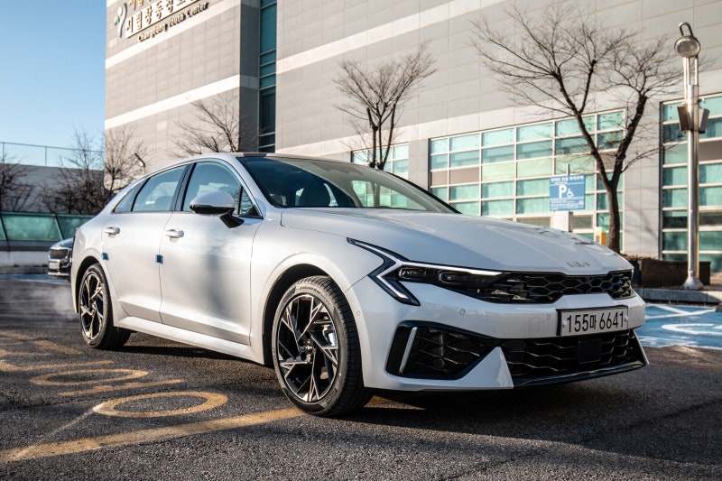 2024K5 하이브리드에 대한 모의견적을 받아보고 몇 가지 절약 꿀팁도 확인해보세요.