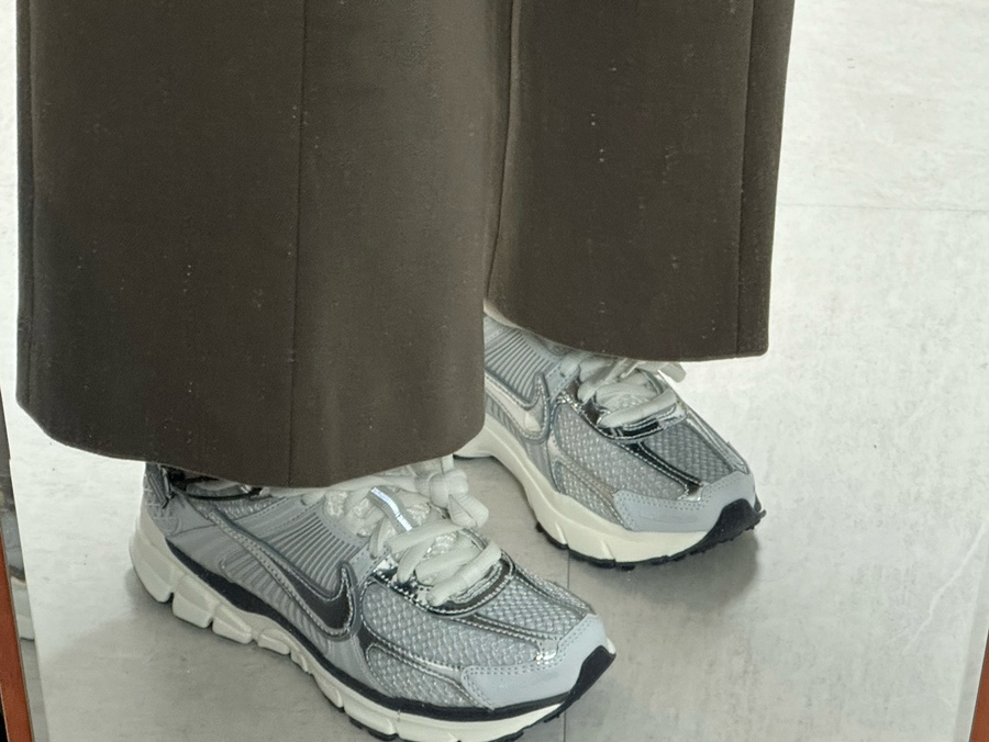 나이키 줌보메로5 메탈릭 실버, 크림 구매후기, 코블스톤과 비교