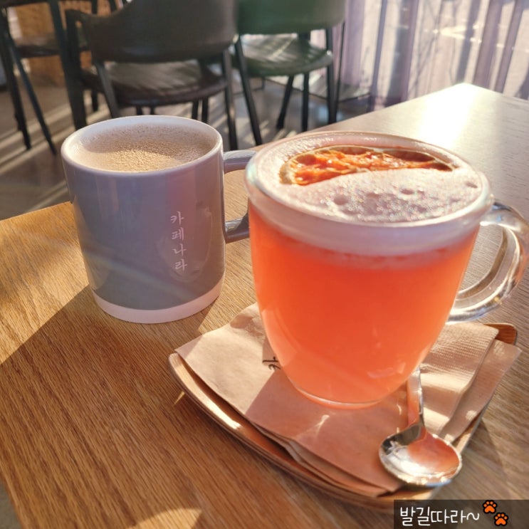  파주 심학산) 주차 편하고 뷰 좋은 '카페 나라'