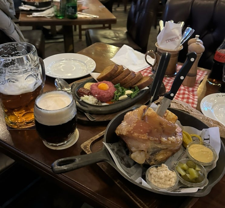  [체코 여행] 프라하 꼴레뇨, 타르타르 맛집 La republica + 라이브 공연