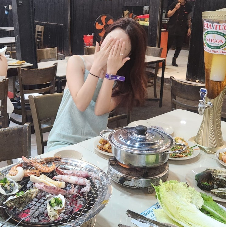  나트랑 씨푸드 뷔페 맥주 무한리필 25만동이면 뽕 뽑지