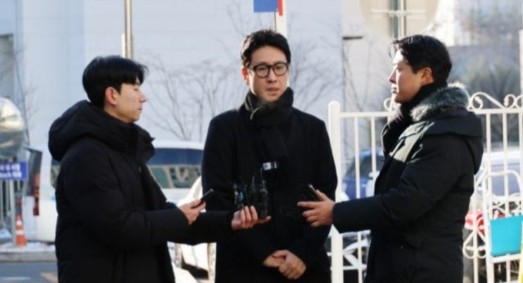 <연예가핫이슈> 이선균 제보는 '여실장' 아닌 배우 출신 '협박녀'가 했다 <연예가핫이슈> 이선균 제보는 '여실장' 아닌 배우 출신 '협박녀'가 했다
