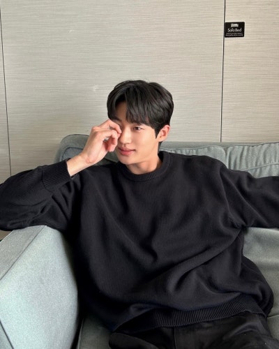 변우석의 사복 패션, 디스커버리 남친룩 코디가 예술이다.