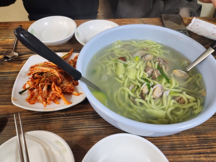  광진구 구의동 맛집 / 밀마당바지락칼국수 고기만두 겉절이가 맛있는 집!