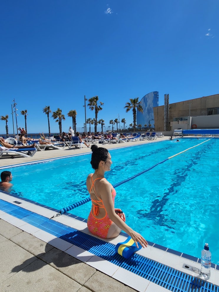 [스페인/바르셀로나] CNAB 수영장 현지인이 찾는 바르셀로나테 해변 누드비치 옆 수영찐맛집 야외/실내수영장