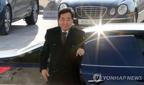 <b>이낙연</b>, '한동훈 <b>위원장</b> 사퇴' 파문에 "너무 불안하고 기괴한... 