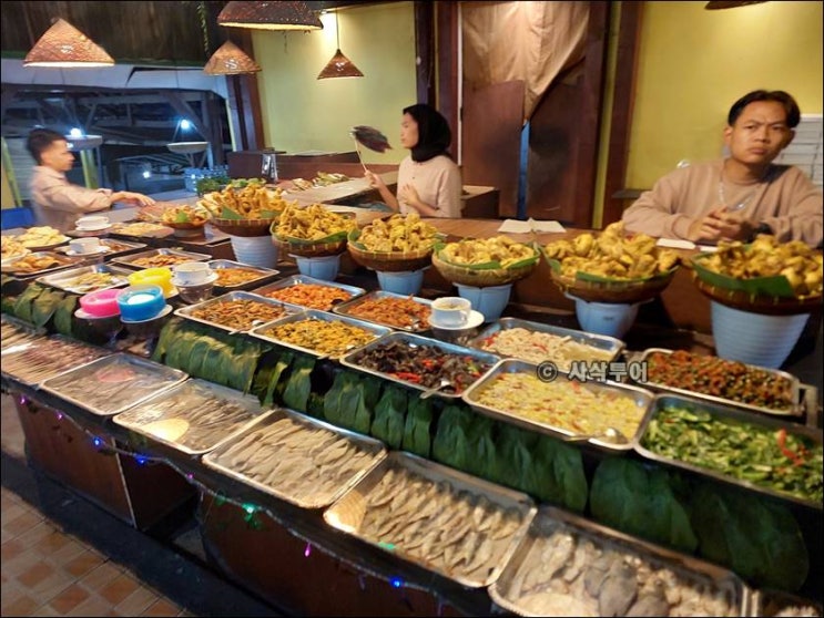  반둥 순다식 뷔페식당 - saung punciut kang aef