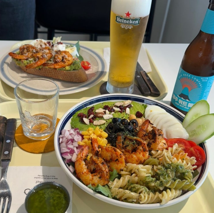  도트블랭킷, 샐러드와 샌드위치가 있는 북촌 브런치 맛집