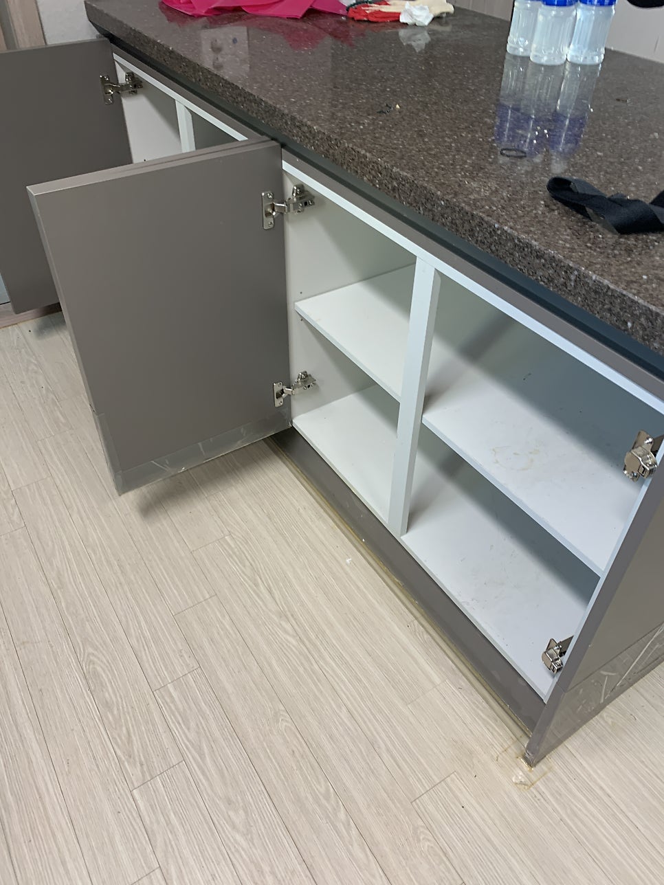 아일랜드식탁싱크대문짝걸레받이교체