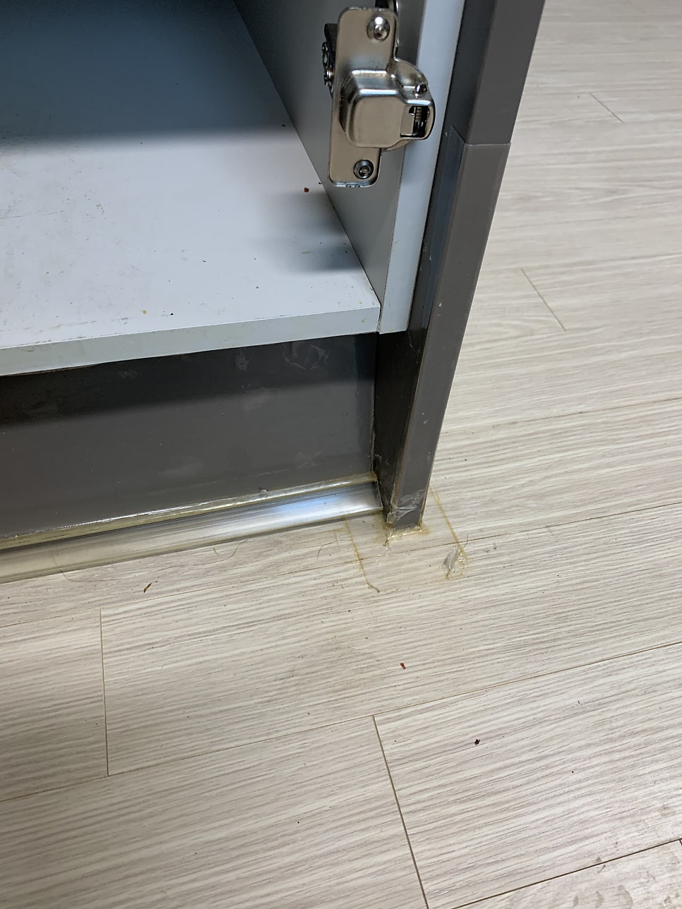 아일랜드식탁싱크대문짝걸레받이교체