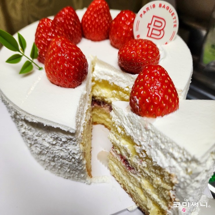 파리바게뜨 케이크 우유 퐁당 생크림 케이크 생딸기가 잘 어우러진 부드러운 케이크