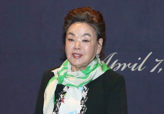 최근 발생한 <b>김수미</b>와 그녀의 아들 <b>정명호</b>에 관한 법적 사건에... 