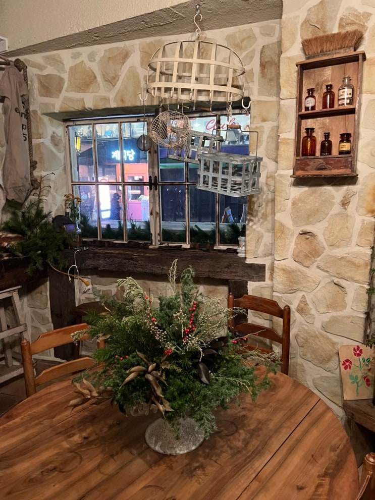 따뜻한 유럽시골 분위기의 건강한 베이커리 전문 ‘투아투아’ 카페
